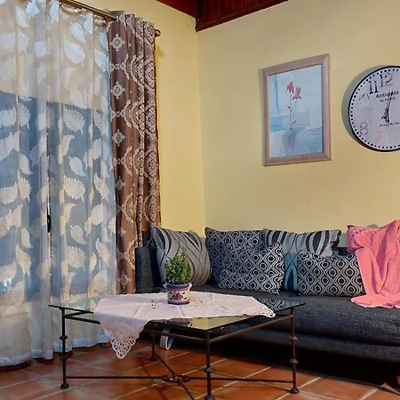 דירה Guenstiges An Der Strasse *