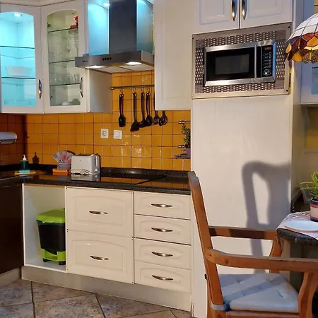 דירה Guenstiges An Der Strasse