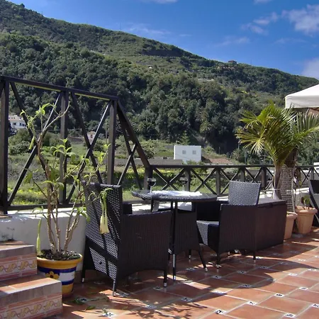 Guenstiges An Der Strasse דירה