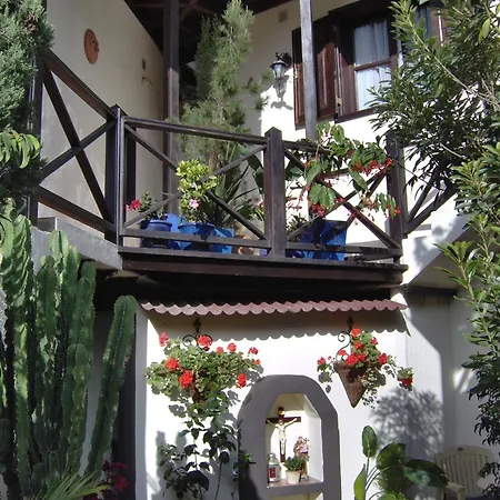 Guenstiges An Der Strasse דירה *